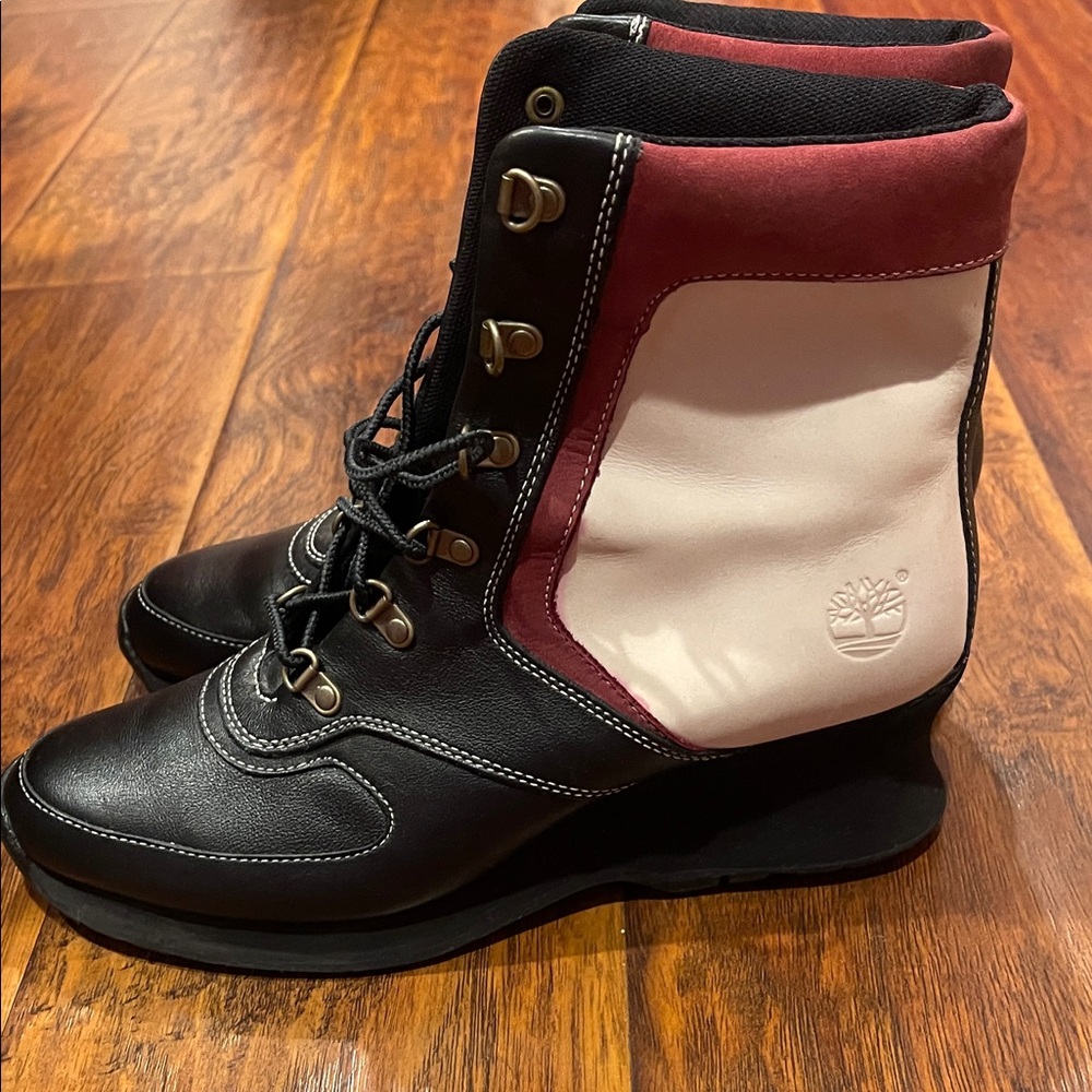 Timberland Women's Black and Red Lace-Up Boots